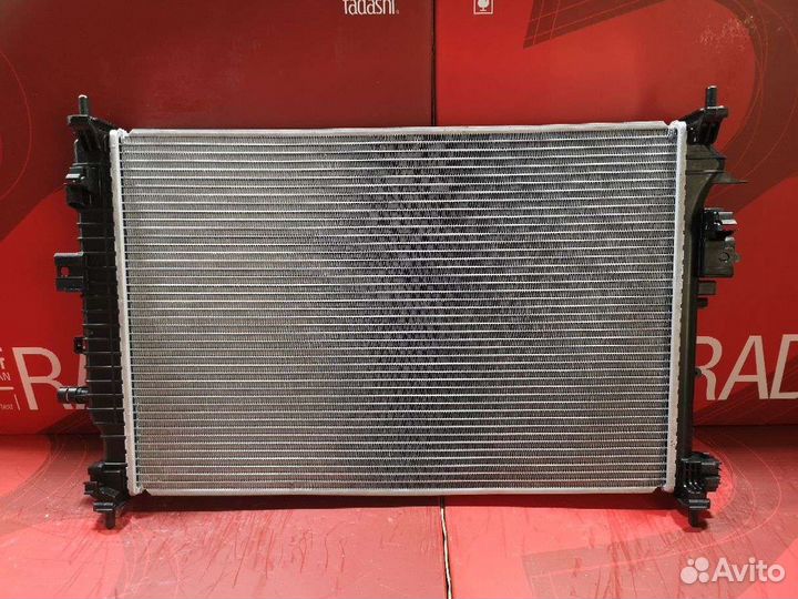 Радиатор двс Buick Lacrosse 3.6