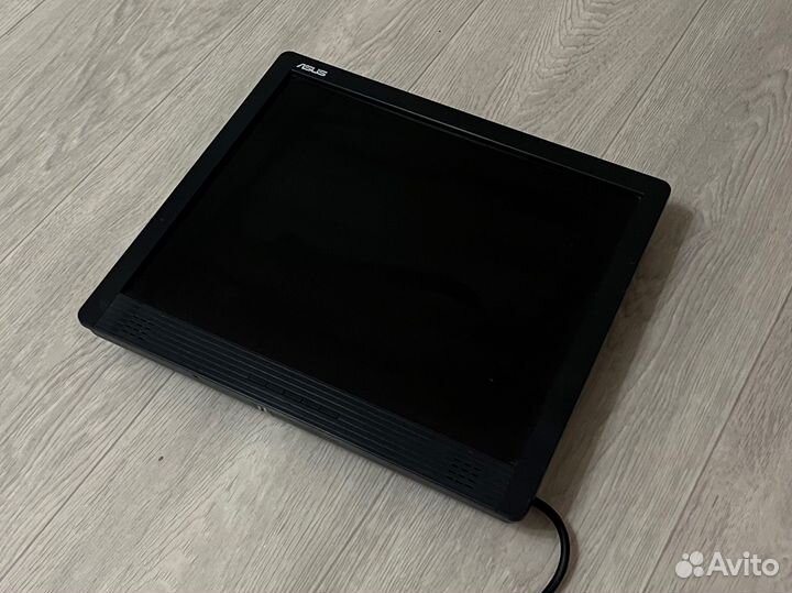 Монитор для камер видеонаблюдения