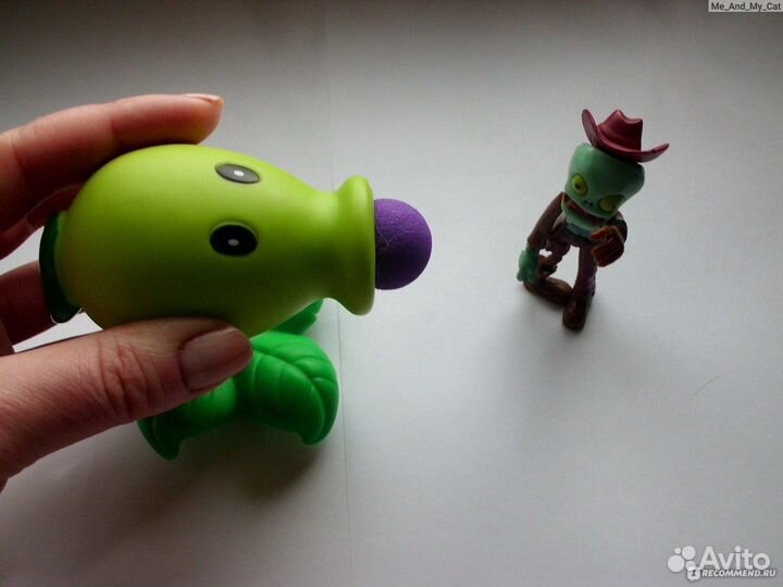 Набор фигурок Зомби против растений