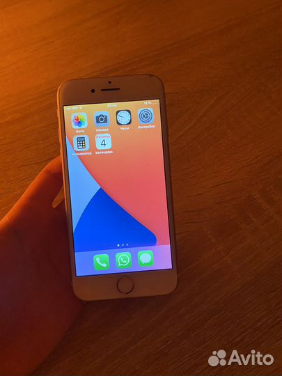 Телефон iPhone 7