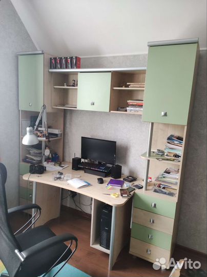 Компьютерный стол, шкаф, тумба