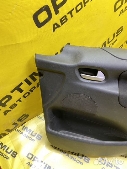 Обшивка передней правой двери Peugeot 207 хэтч