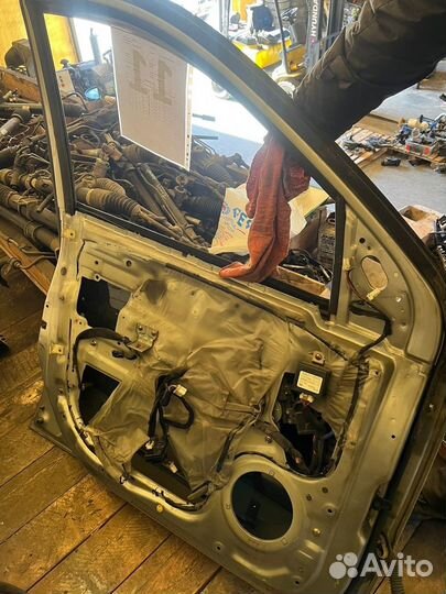 Дверь передняя левая на Киа Соренто Kia Sorento