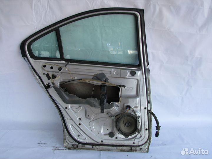 Volvo S60 дверь задняя левая