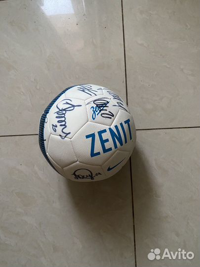 Футбольный мяч с росписями 2015г команды зенит