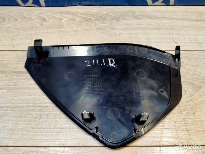 Накладка консоли правая Mercedes-Benz 211.054 E