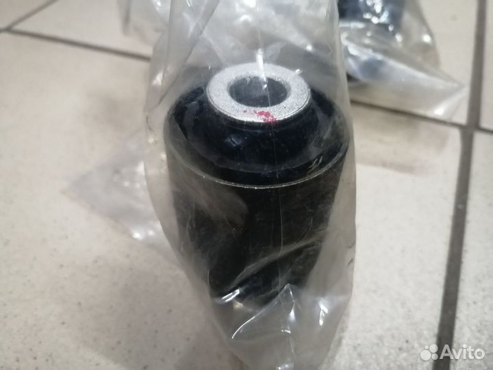 Сайлентблок заднего рычага Санта Фе тм. Новый. Ори