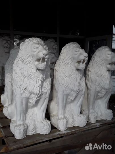 Садовые фигуры, львы, ангел на шаре