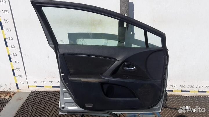 Дверь передняя левая Toyota Avensis