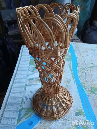 Ваза напольная плетеная
