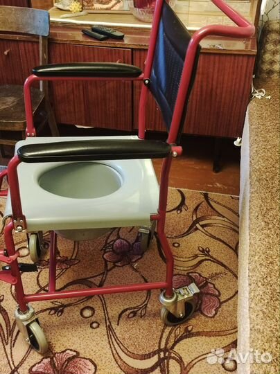 Санитарный стул для инвалидов
