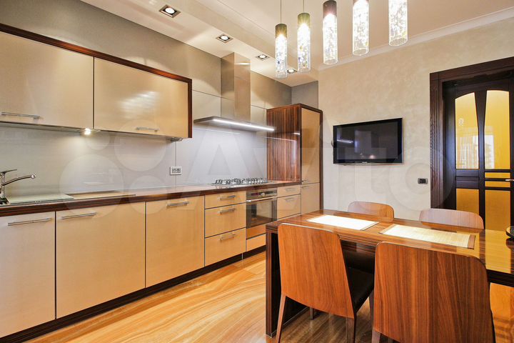 4-к. квартира, 232,6 м², 6/7 эт.