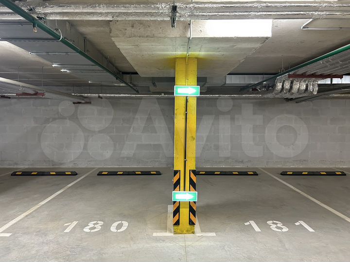 Машиноместо, 14 м²