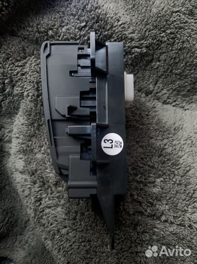 Блок кнопок электро ручника Toyota Camry XV