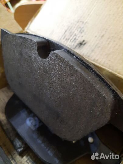 Тормозные колодки передние Volvo xc60