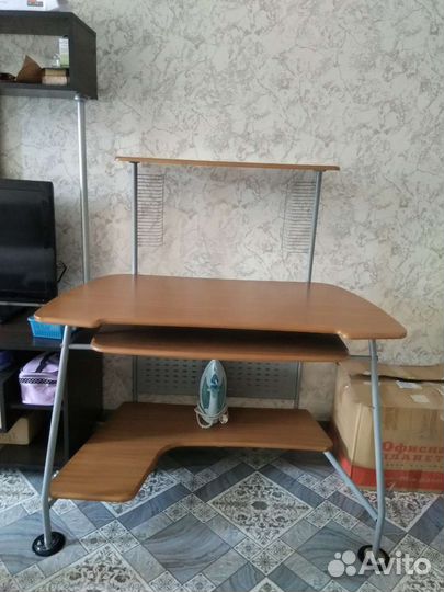 Компьютерный стол