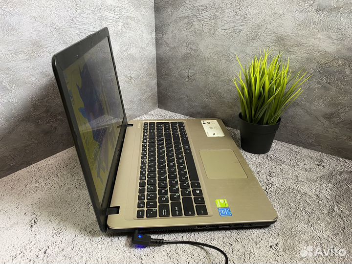 Игровой ноутбук asus 4 ядра/2 видеокарты/1000 gb