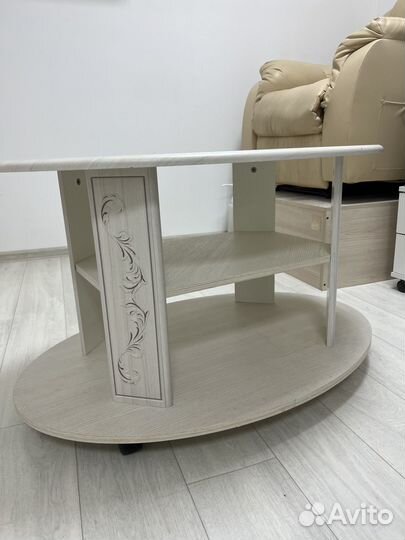Журнальный столик