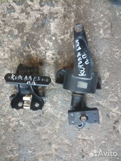 Подушка двигателя Тойота Королла Е100