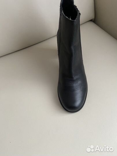 Ботильоны натуральная кожа ecco 41р