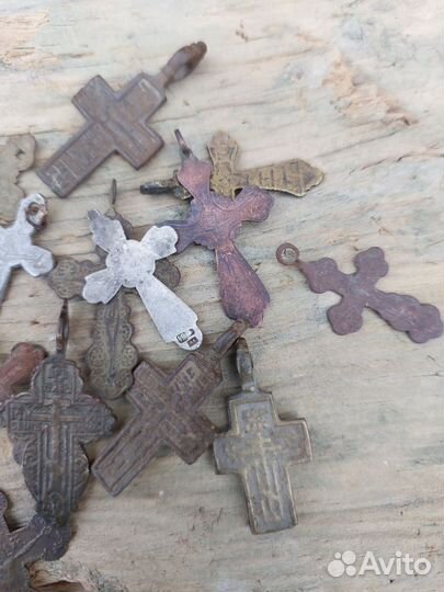 Коллекция старинных нательных крестов