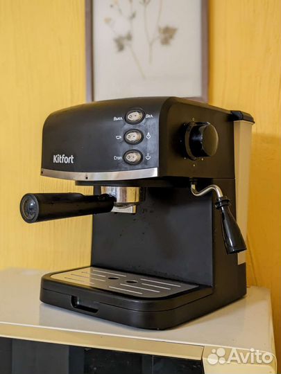 Кофеварка KitFort кт-718, рожковая