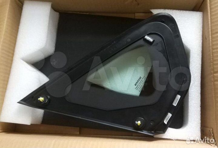 Стекло кузовное глухое правое Nissan Teana L33