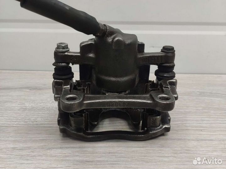 Суппорт задний правый Mercedes vito w639