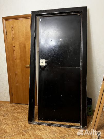 Двери металлическая и деревянная