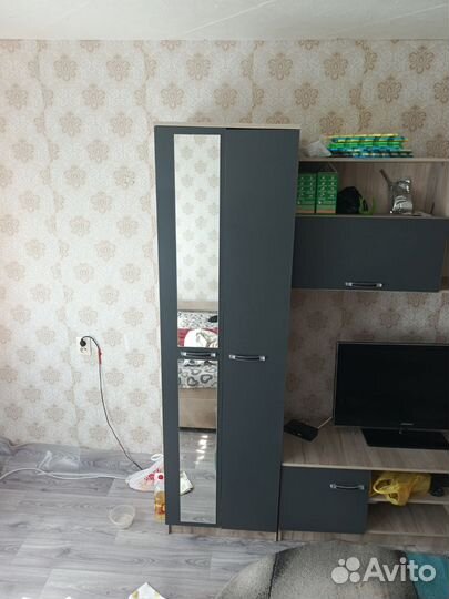 Шкаф стенка с зеркалом