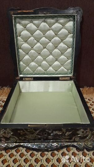 Деревянная шкатулка