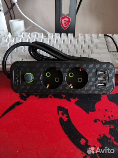 Сетевой фильтр с 2 розетками 2 USB + 1 Type-C 2м