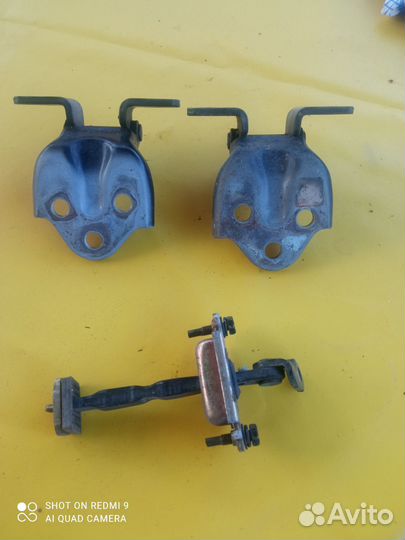 Петли водительской двери Hyundai Terracan