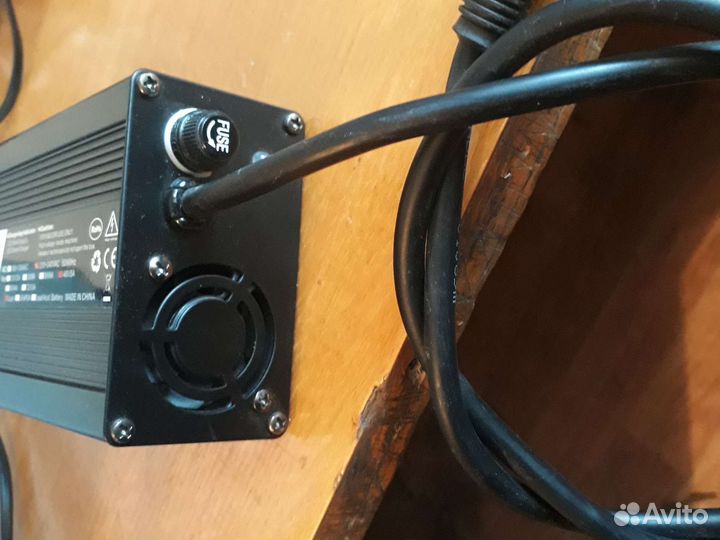 Зарядное устройство для LI ION аккумулятора 48в 5а