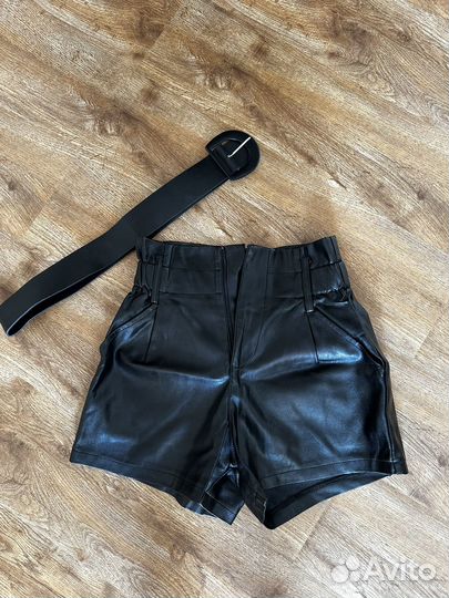 Кожаные шорты