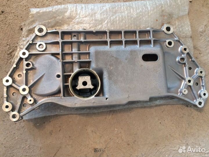 Подрамник передний на Skoda Octavia A5