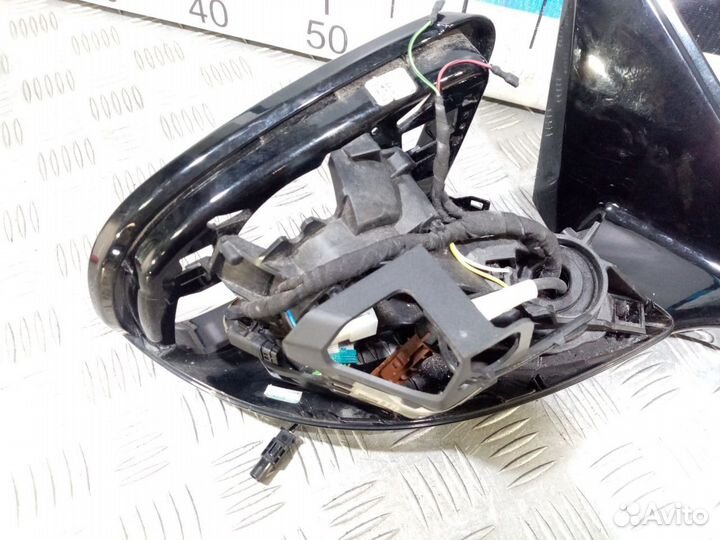 Б/У Корпус зеркала правого W213 (правый рул#001