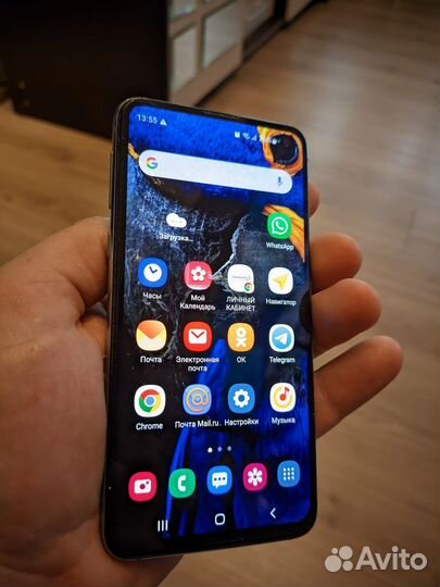 Телефон Samsung galaxy s10e