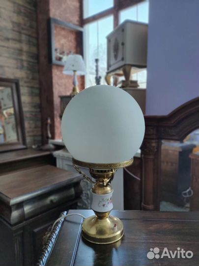 Настольный светильник