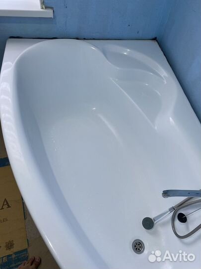 Ванна акриловая