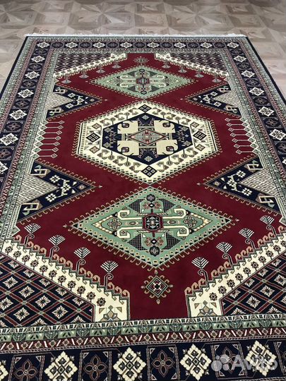 Ковер шерстяной новый