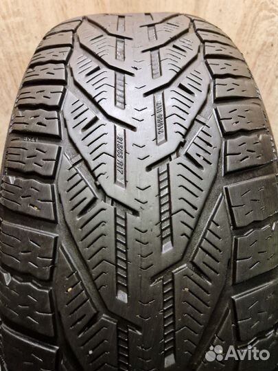 Kormoran Snow 215/55 R17 98V