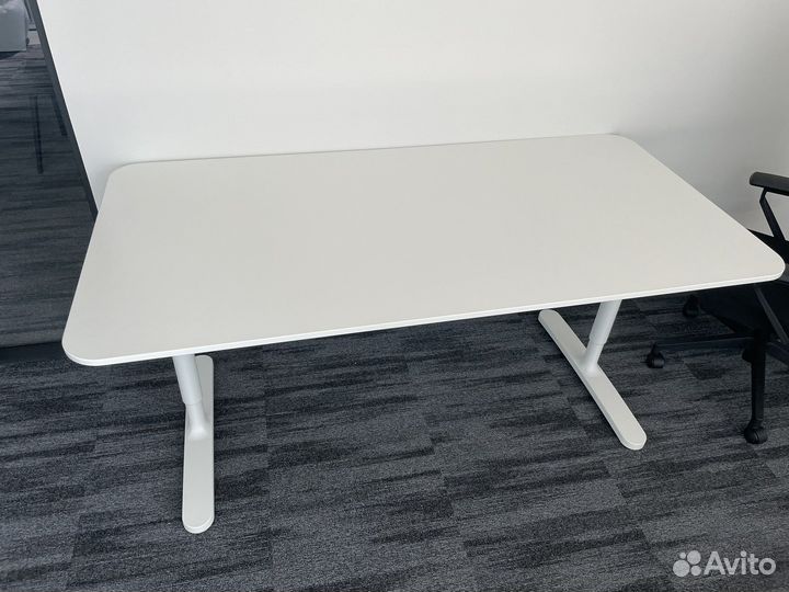 Компьютерный стол IKEA 