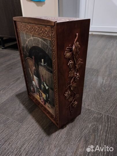 Подарочная деревянная коробка для напитков