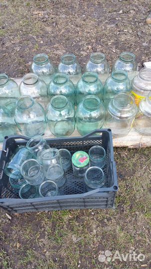 Банки стеклянные 3 литра и 0,5 литра;