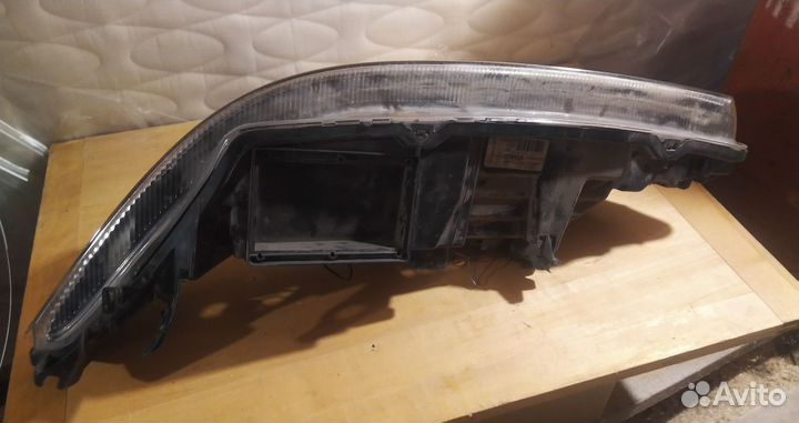 Фары лагуна 2 2002г