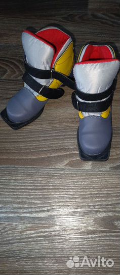 Лыжи, палки, ботинки