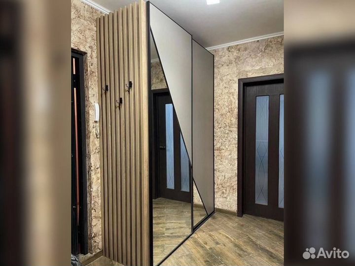 Шкаф купе зеркальный