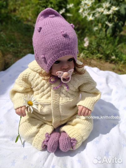 Комплект для девочки вязанный/ шапка и пинетки