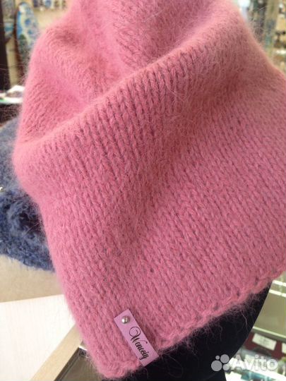 Шапки женские ручной вязки